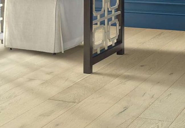 Shaw Couture Oak Engineereed Champagne — Shaw Floors
