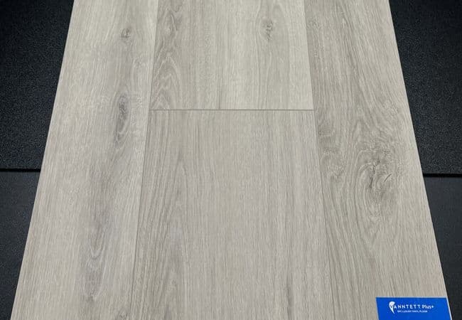 Vanntett Plus+ Vinyl Plank Nadine — Canadian Standard